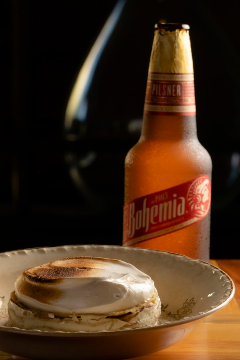 Sesión profesional de fotografía digital para documentar alimentos con su maridaje de bohemia en oaxaca