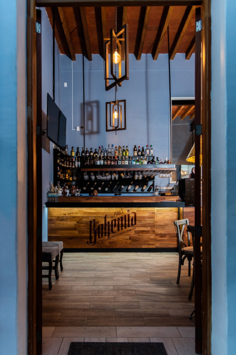 Sesión profesional de fotografía digital para documentar la arquitectura de restaurantes de comida en oaxaca