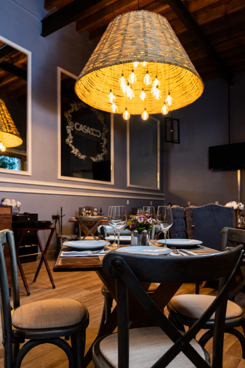 Sesión profesional de fotografía digital para documentar la arquitectura de restaurantes de comida en oaxaca