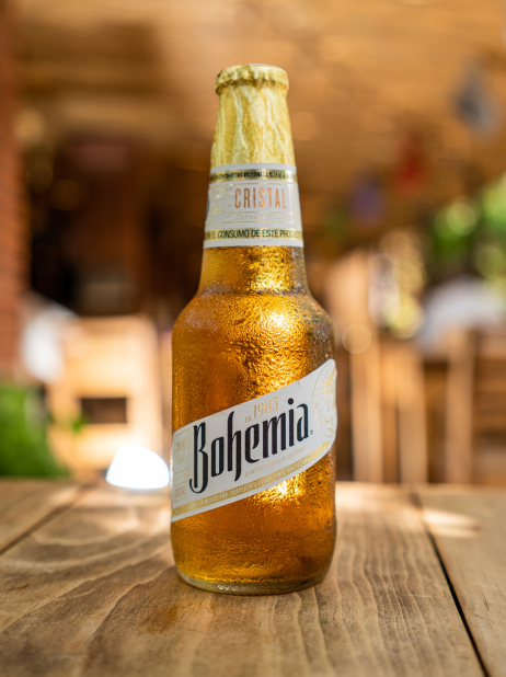 Sesión profesional de fotografía digital para documentar alimentos con su maridaje de bohemia en oaxaca