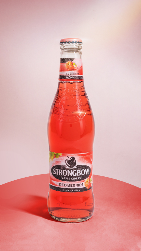 Sesión profesional de fotografía digital para documentar productos premium Strongbow