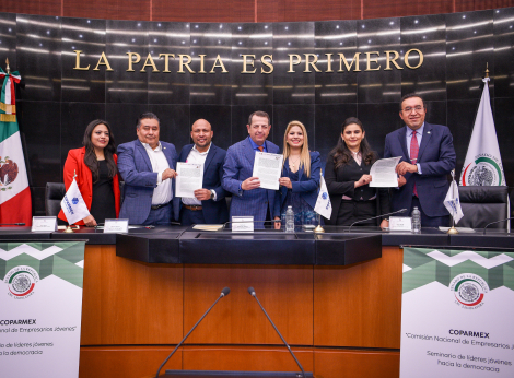 Sesión profesional de fotografía digital para retratos llevada a cabo en locación interior
